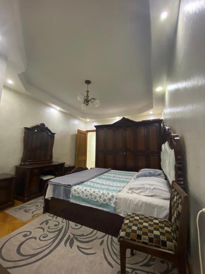Appartement Zvezda à Batoumi Extérieur photo