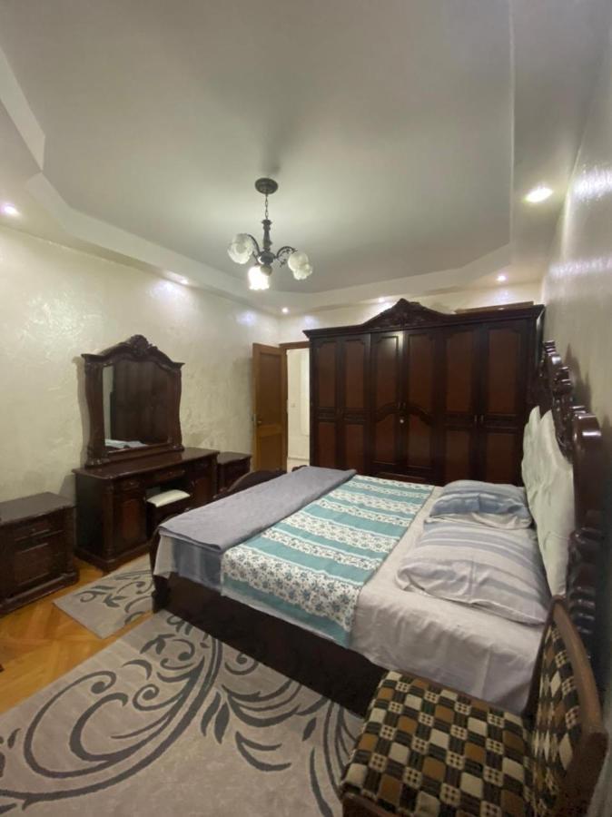 Appartement Zvezda à Batoumi Extérieur photo