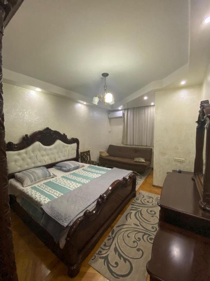 Appartement Zvezda à Batoumi Extérieur photo