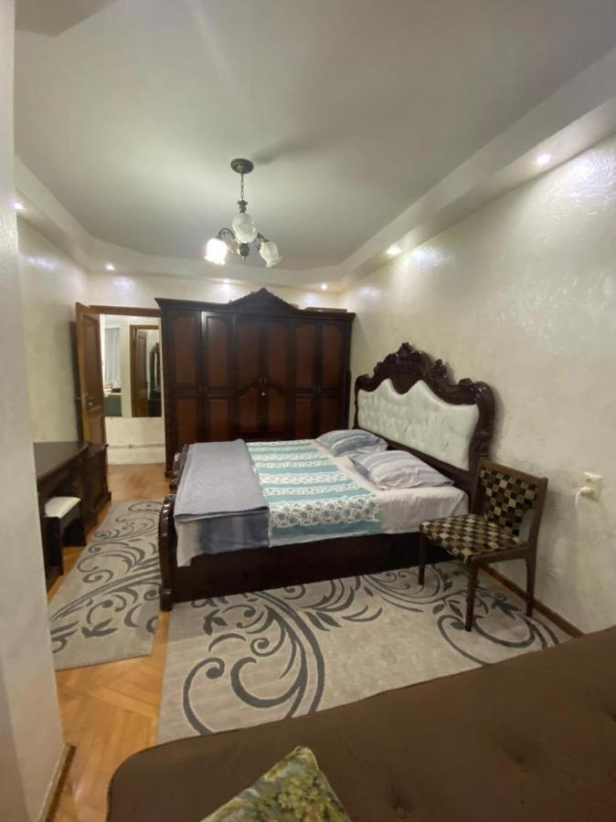 Appartement Zvezda à Batoumi Extérieur photo