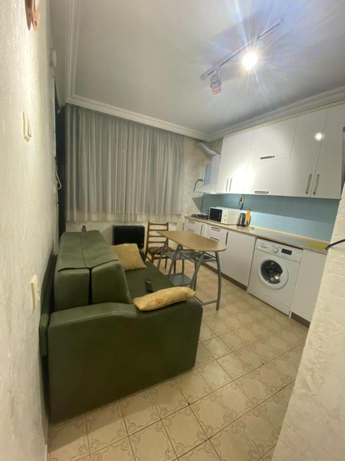 Appartement Zvezda à Batoumi Extérieur photo