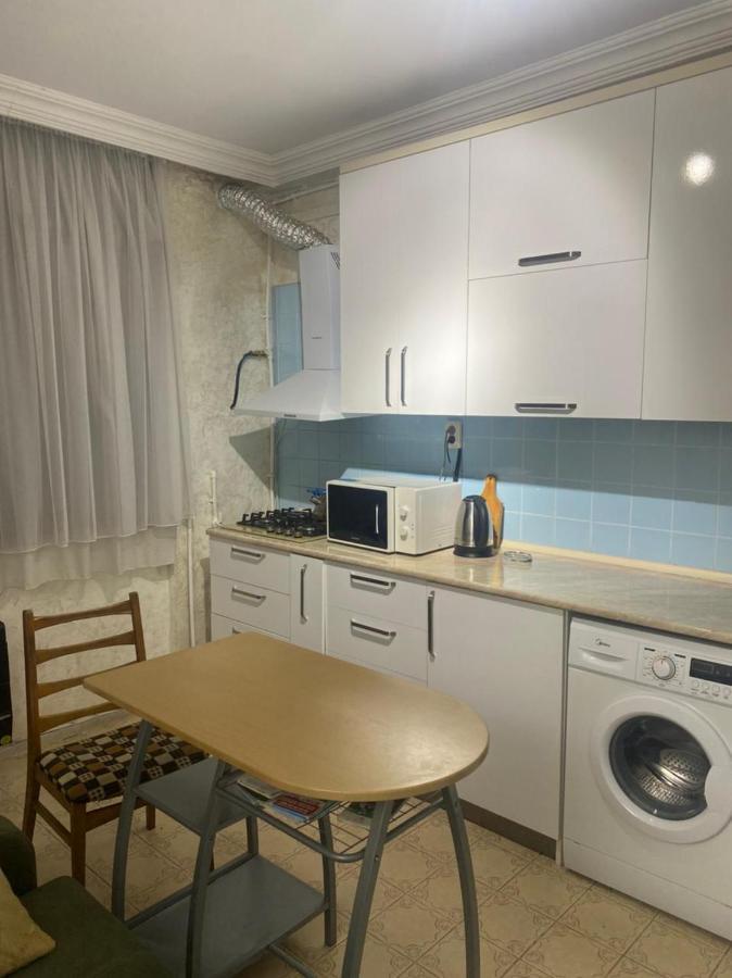 Appartement Zvezda à Batoumi Extérieur photo