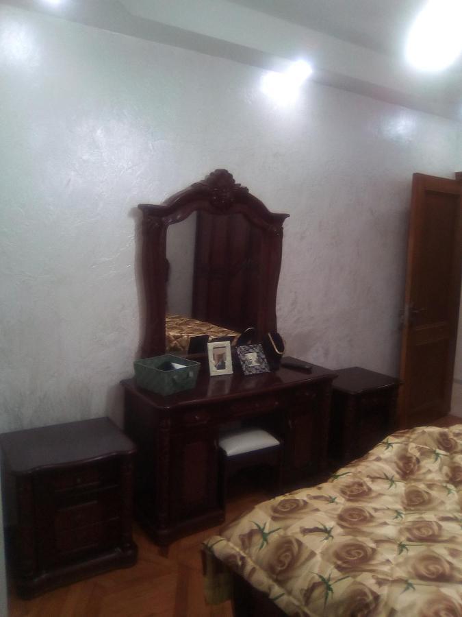 Appartement Zvezda à Batoumi Extérieur photo